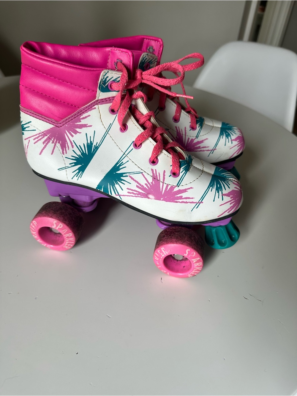 Vintage 90’s Kids 3 Pink & White Retro Roller Skates with Teal Starburst Pattern